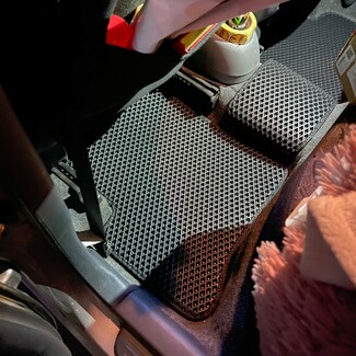 Коврики на Toyota Vitz I 1998 - 2005 в Липецке Коврики на Toyota Vitz I 1998 - 2005 в Липецке