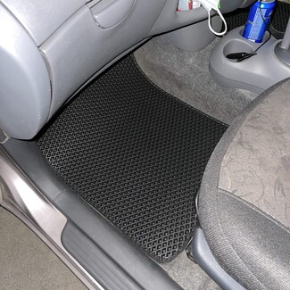 Коврики на Toyota Vitz I 1998 - 2005 в Липецке Коврики на Toyota Vitz I 1998 - 2005 в Липецке