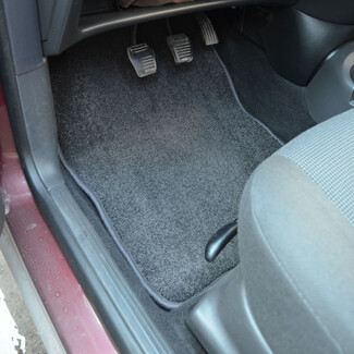 Ворсовые коврики на Ford Focus I 1998 - 2005 в Липецке Ворсовые коврики на Ford Focus I 1998 - 2005 в Липецке